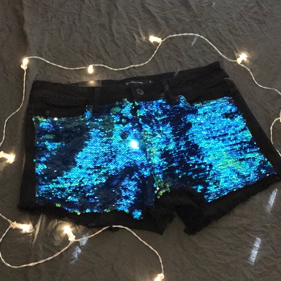 Hot Topic Pants - SHORTS Black Cutoff Mermaid Sequined Denim NWT
